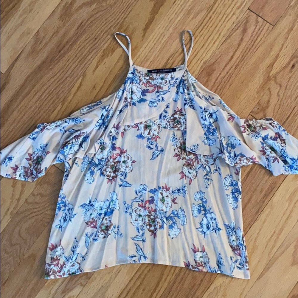 Floral bare shoulder top 🌸